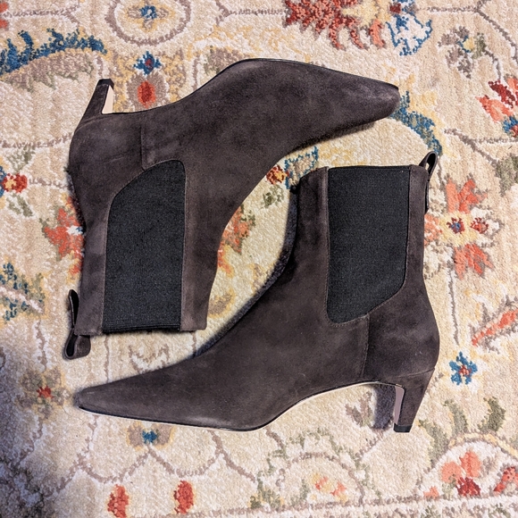 Reformation Roberta Kitten Heel Chelsea Boot - Picture 6 of 13